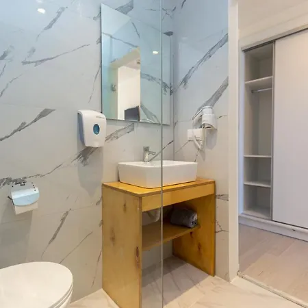 Отель Aqua Luxury By Estia Рода