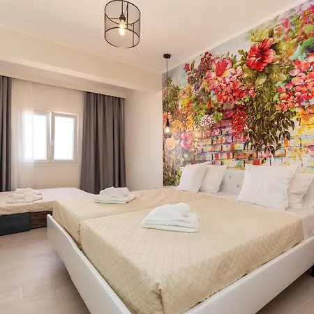 Отель Aqua Luxury By Estia 4*