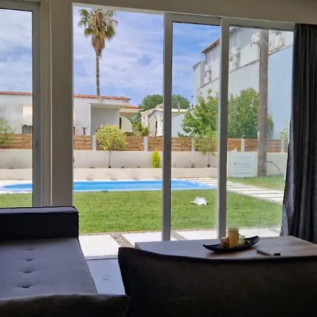 Aqua Luxury By Estia Отель 4*