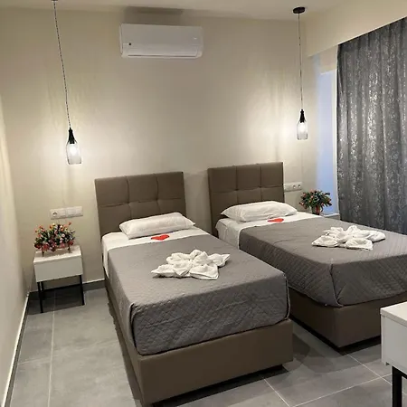 Aqua Luxury By Estia Hotel