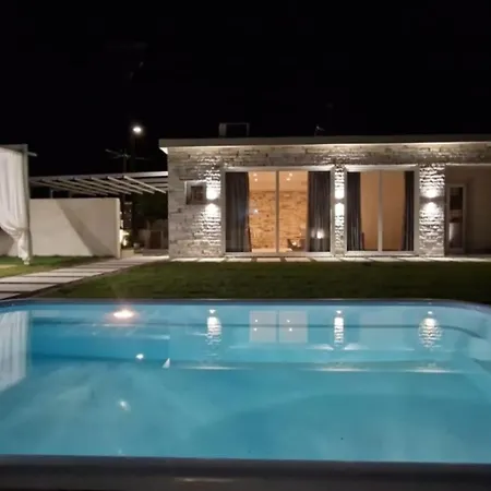 Aqua Luxury By Estia Hotell
