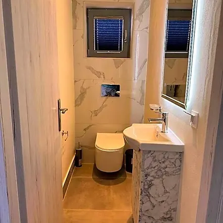 Hotel Aqua Luxury By Estia