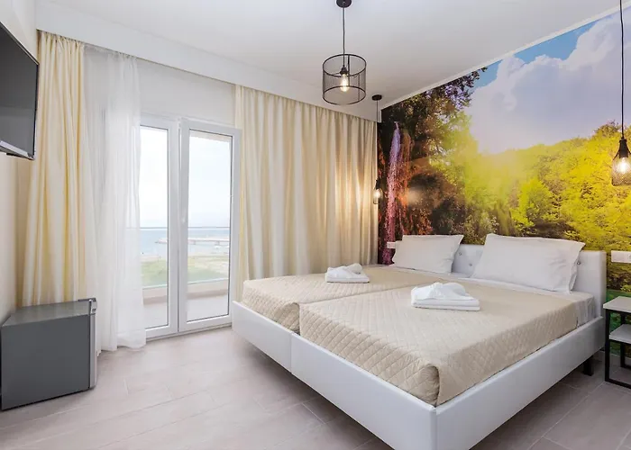 Aqua Luxury By Estia Hotel 4*