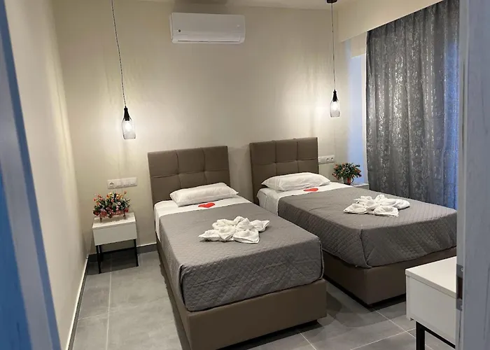 Aqua Luxury By Estia Hotel