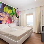 Aqua Luxury By Estia Hotel