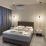 Hotel Aqua Luxury By Estia 4*