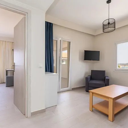 Hotel Aqua Luxury By Estia 4*